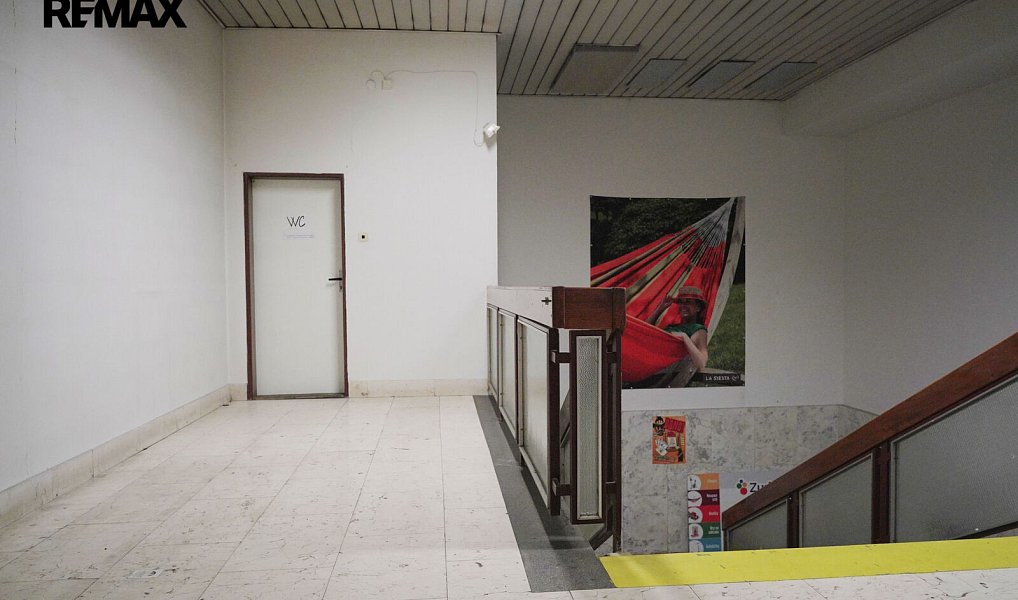 Pronájem obchodních prostor 866 m², Hradec Králové – náhled fotky 19