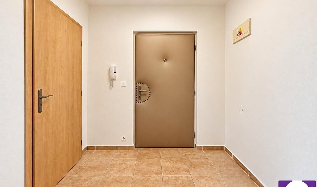 Pronájem bytu 1+kk 35 m², Rudná – náhled fotky 5