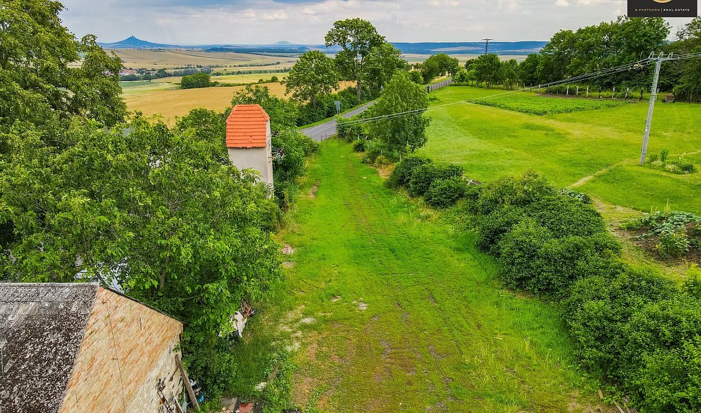 Prodej stavebního pozemku 1 000 m², Chožov – náhled fotky 2