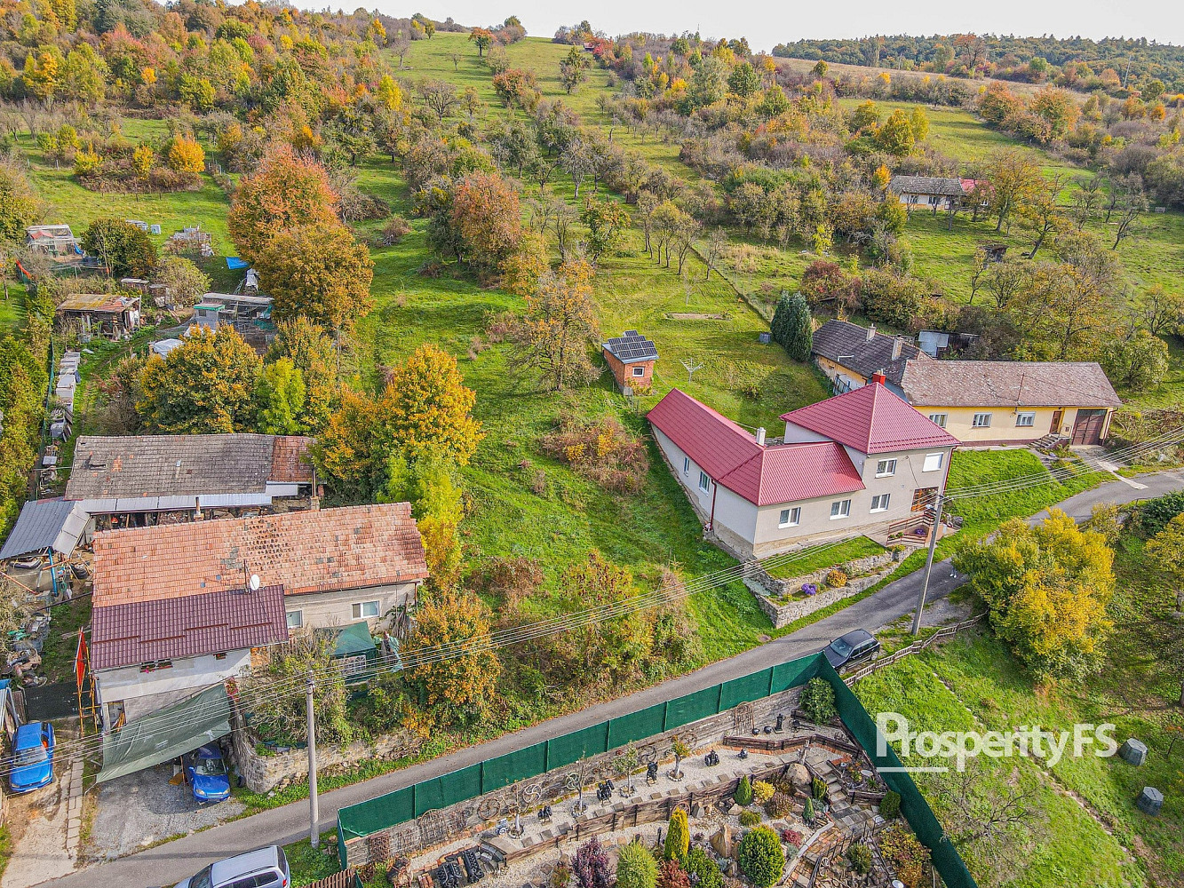 Prodej stavebního pozemku 10 000 m² rezervováno