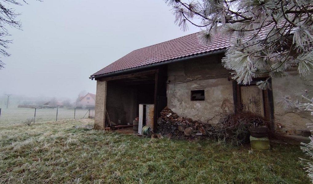 Prodej domu 130 m² s pozemkem 1 026 m², Lično – náhled fotky 3