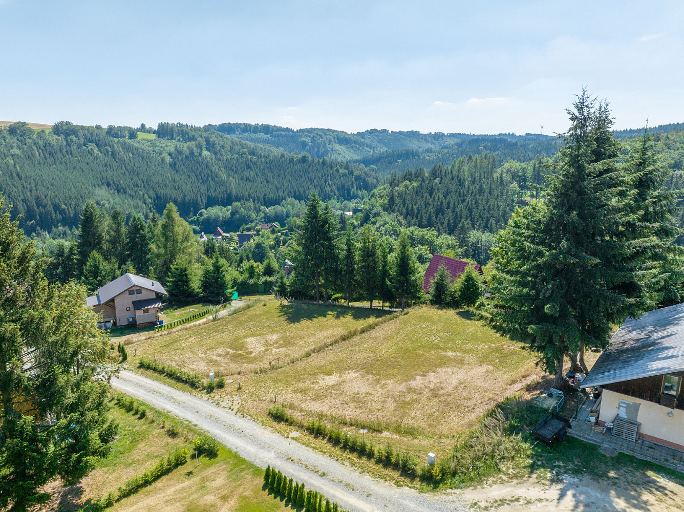 Prodej stavebního pozemku 829 m² – pohled 3