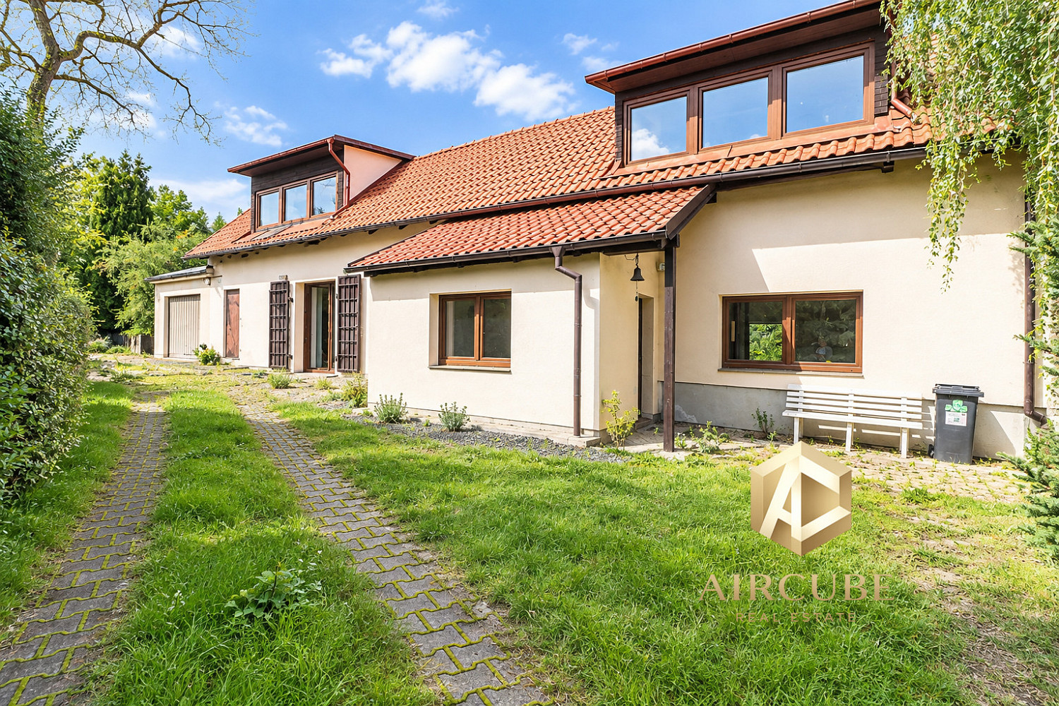 Talo, 204 m², tontti 275 m²