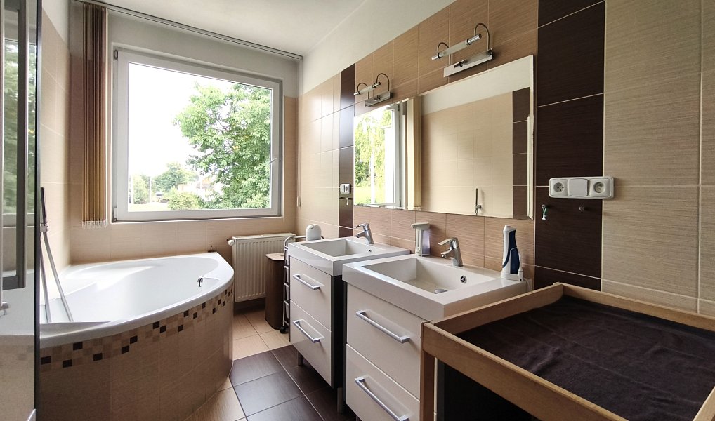 Prodej domu 285 m² s pozemkem 1 062 m², Ostrava – náhled fotky 12