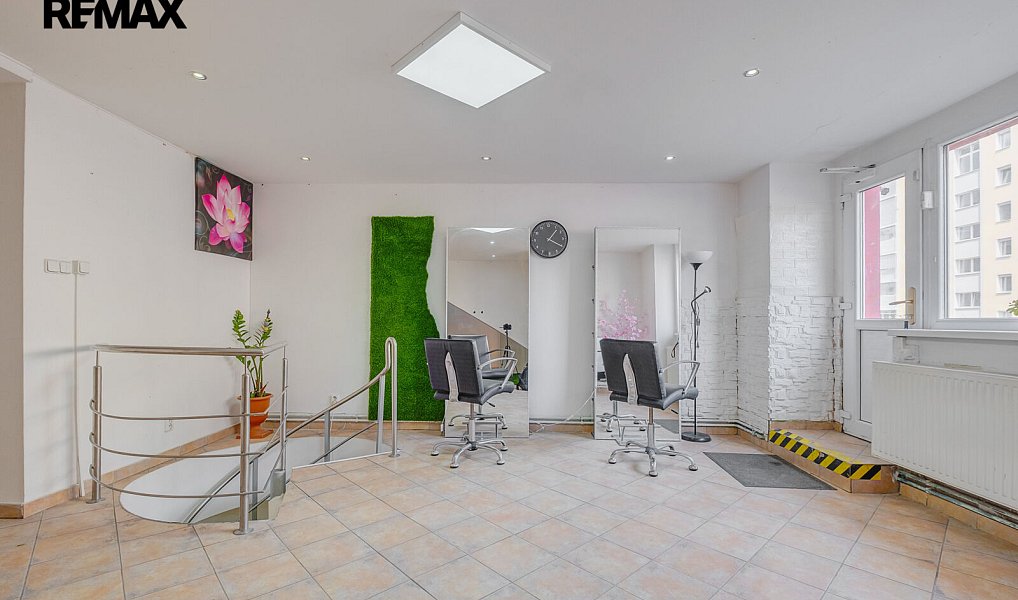 Pronájem obchodních prostor 151 m², Praha – náhled fotky 2