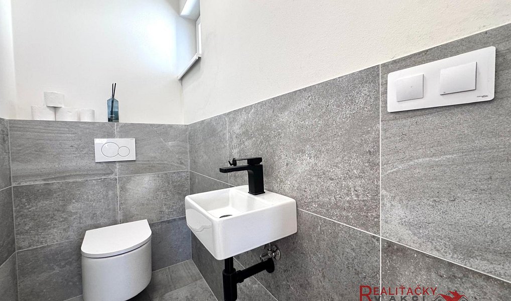 Prodej domu 208 m² s pozemkem 848 m², Dolní Dunajovice – náhled fotky 16