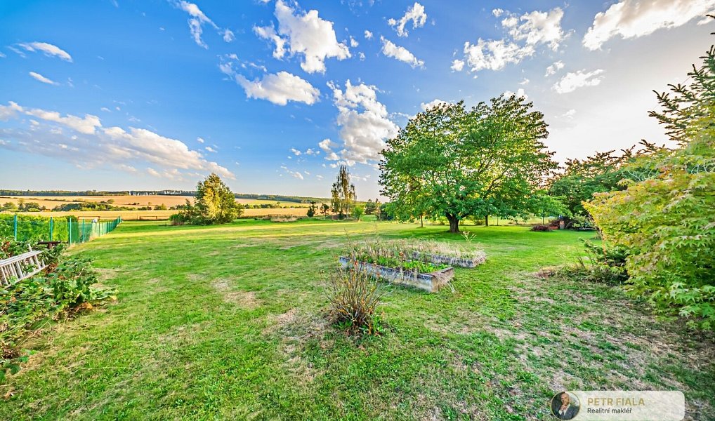 Prodej stavebního pozemku 1 000 m², Čisovice – náhled fotky 16