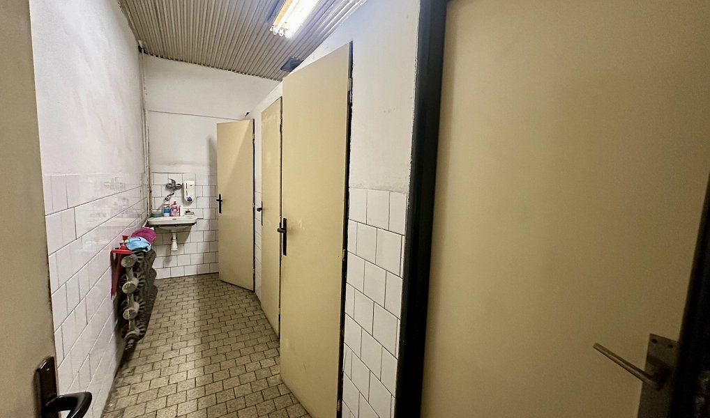 Prodej výrobních prostor 2 400 m², Varnsdorf – náhled fotky 31