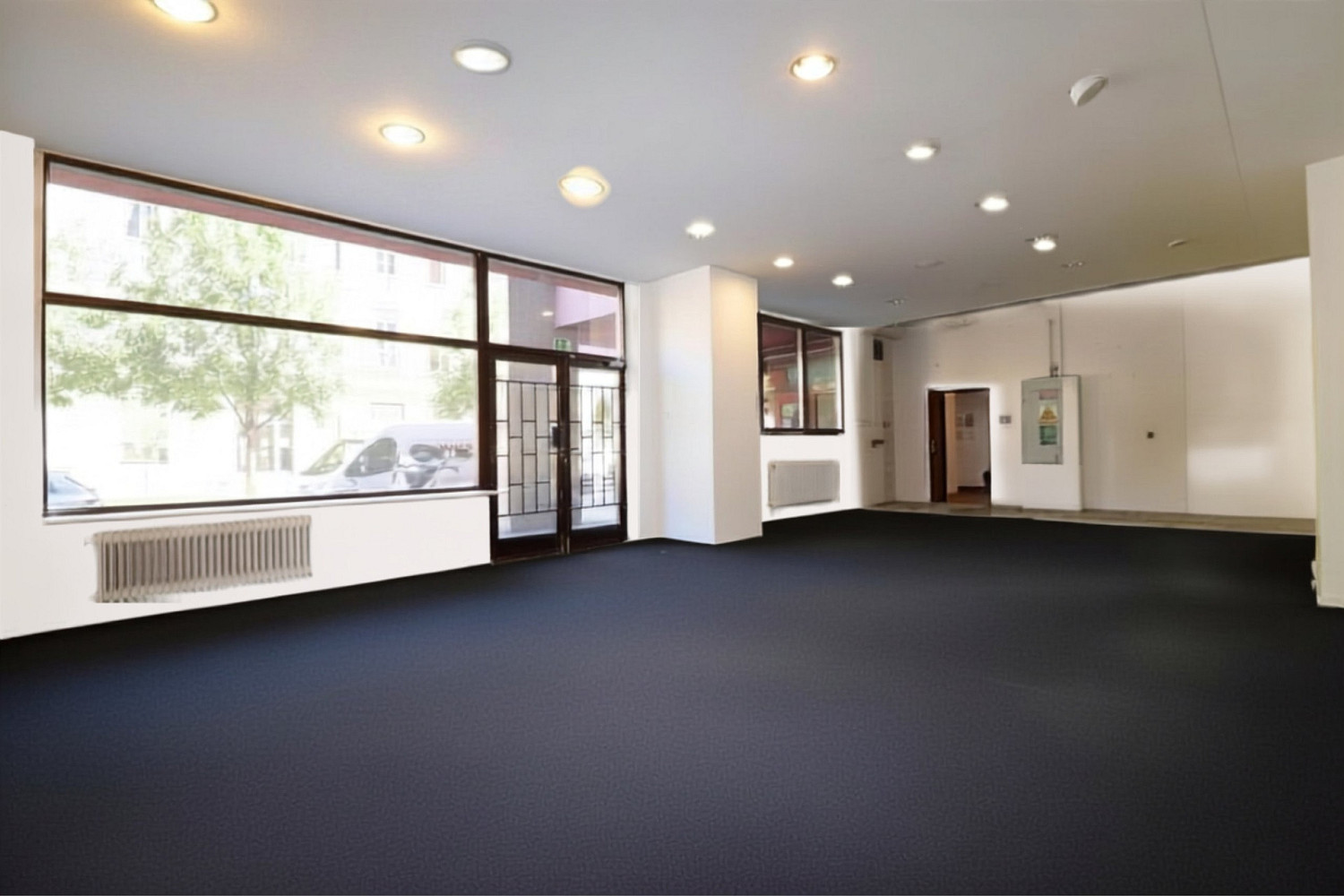 Pronájem obchodních prostor 70 m² – fotografie 2