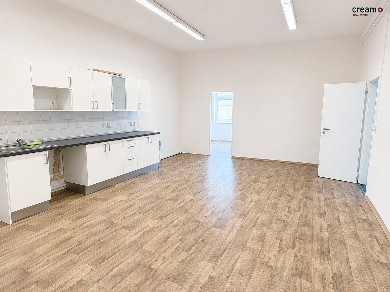 Pronájem kanceláře 72 m² – fotografie 5