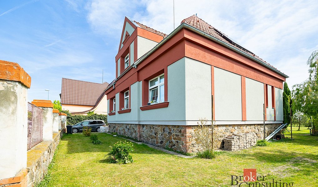 Prodej domu 228 m² s pozemkem 700 m², Sadská – náhled fotky 2