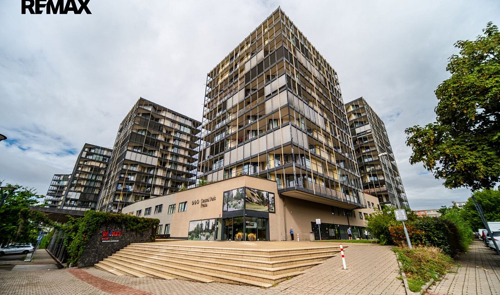 Pronájem bytu 1+kk 44 m², Praha – náhled fotky 3