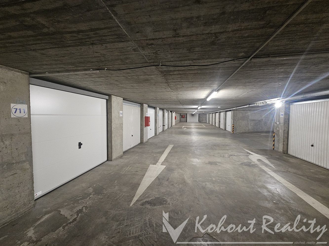 Pronájem garáže 16 m2, praha 10 - strašnice, ulice štěchovická — photo 3