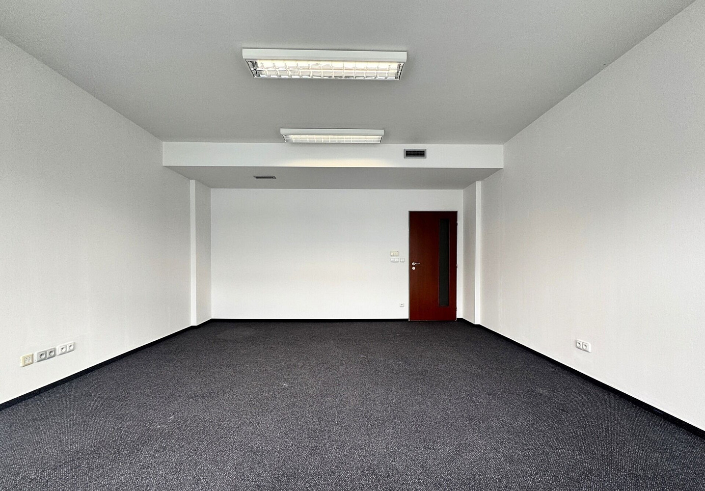 Pronájem kanceláře 29 m² – fotografie 2