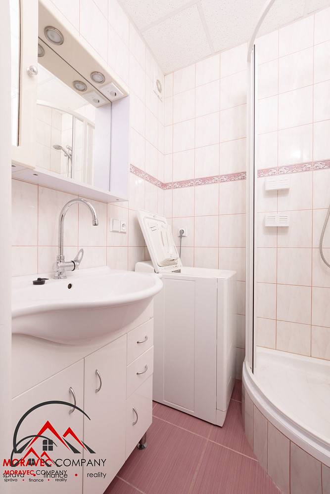 Pronájem bytu 3+1 72 m² – fotografie 3