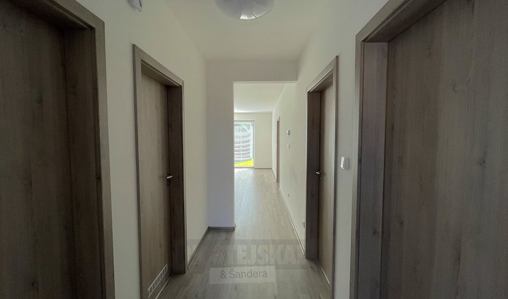 Pronájem bytu 4+kk 80 m², Včelná – náhled fotky 8