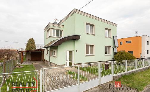 Prodej domu 216 m² s pozemkem 811 m², Fibichova, Opava - Komárov