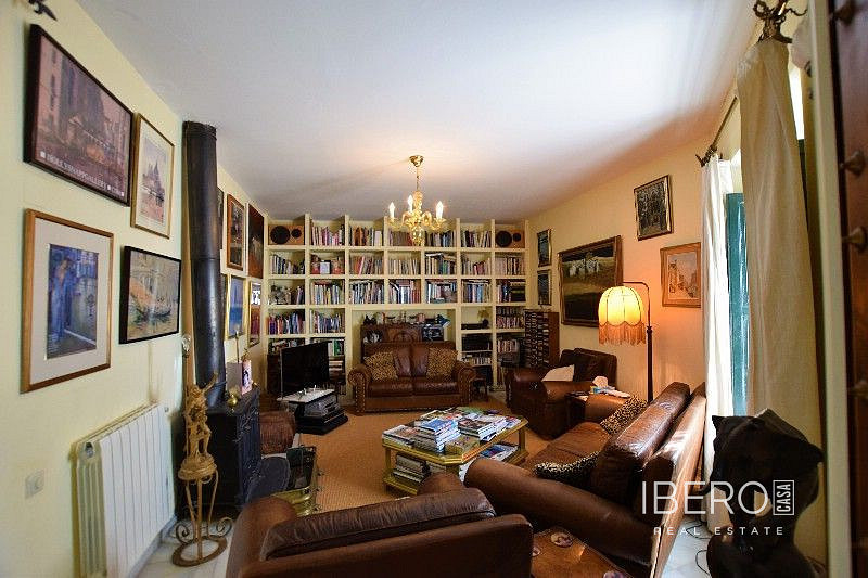 Prodej domu 404 m² s pozemkem 194 m² - Más
