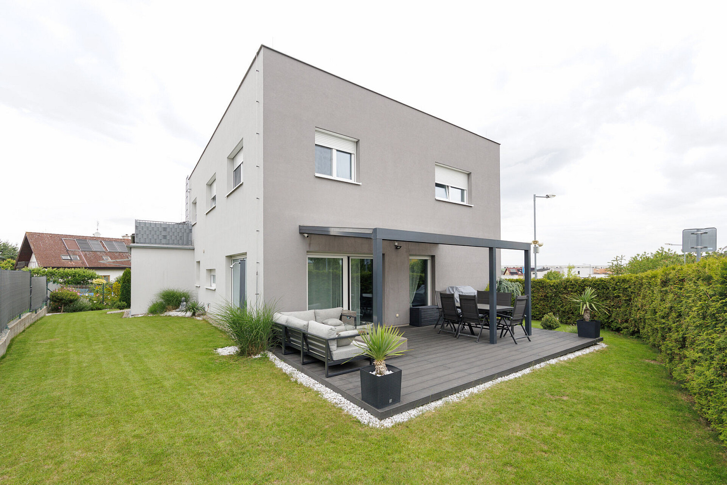 Pronájem domu 202 m² s pozemkem 316 m², Chýně