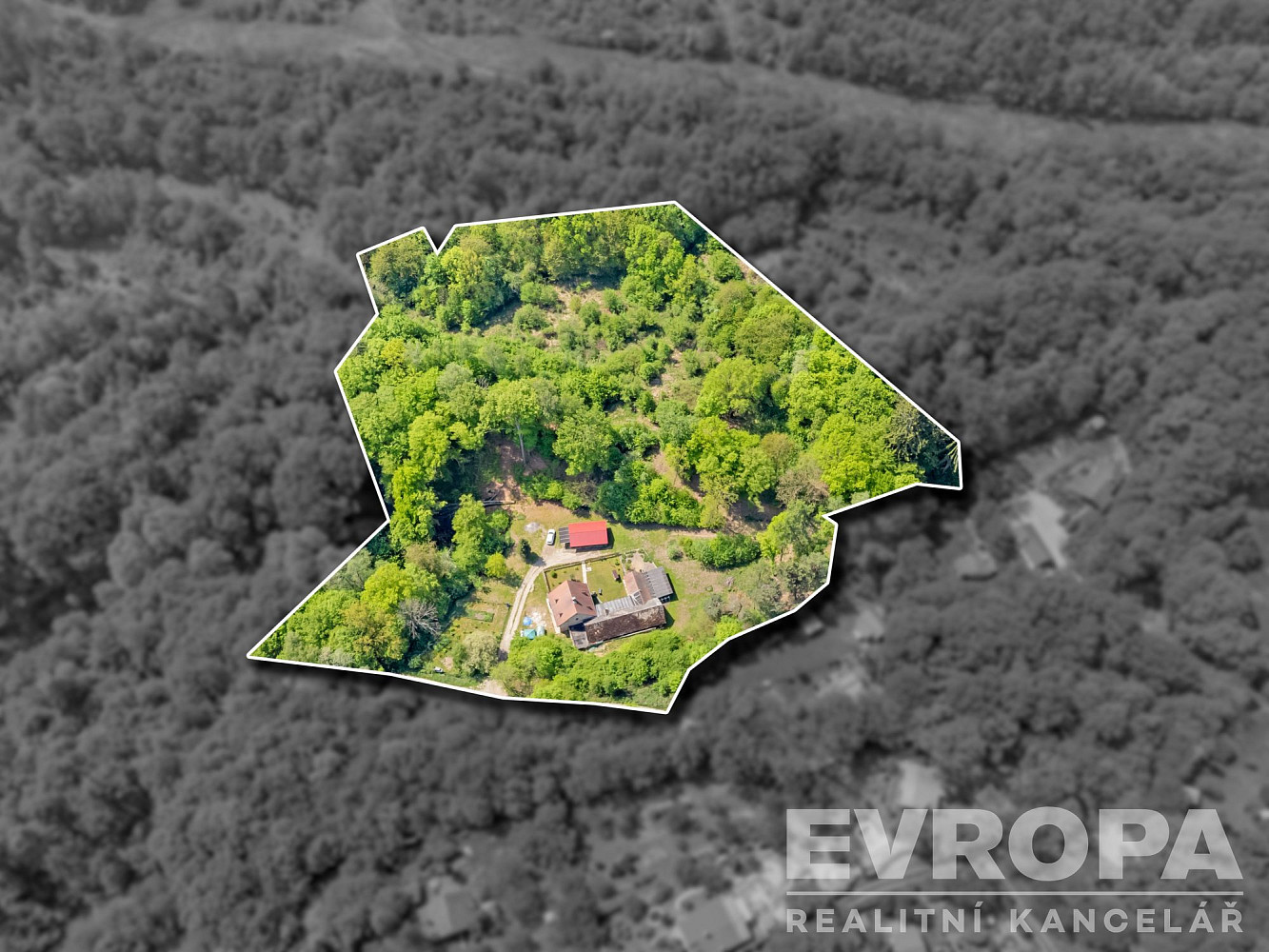 Prodej domu 300 m² s pozemkem 15 000 m² – fotografie 2