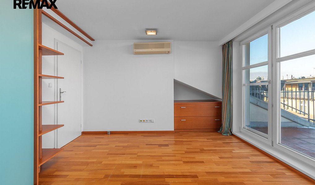 Prodej bytu 3+kk 107 m², Praha – náhled fotky 32