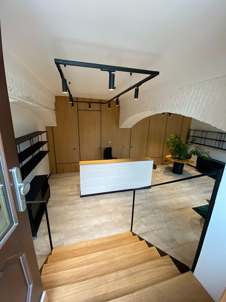 Pronájem obchodních prostor 80 m²