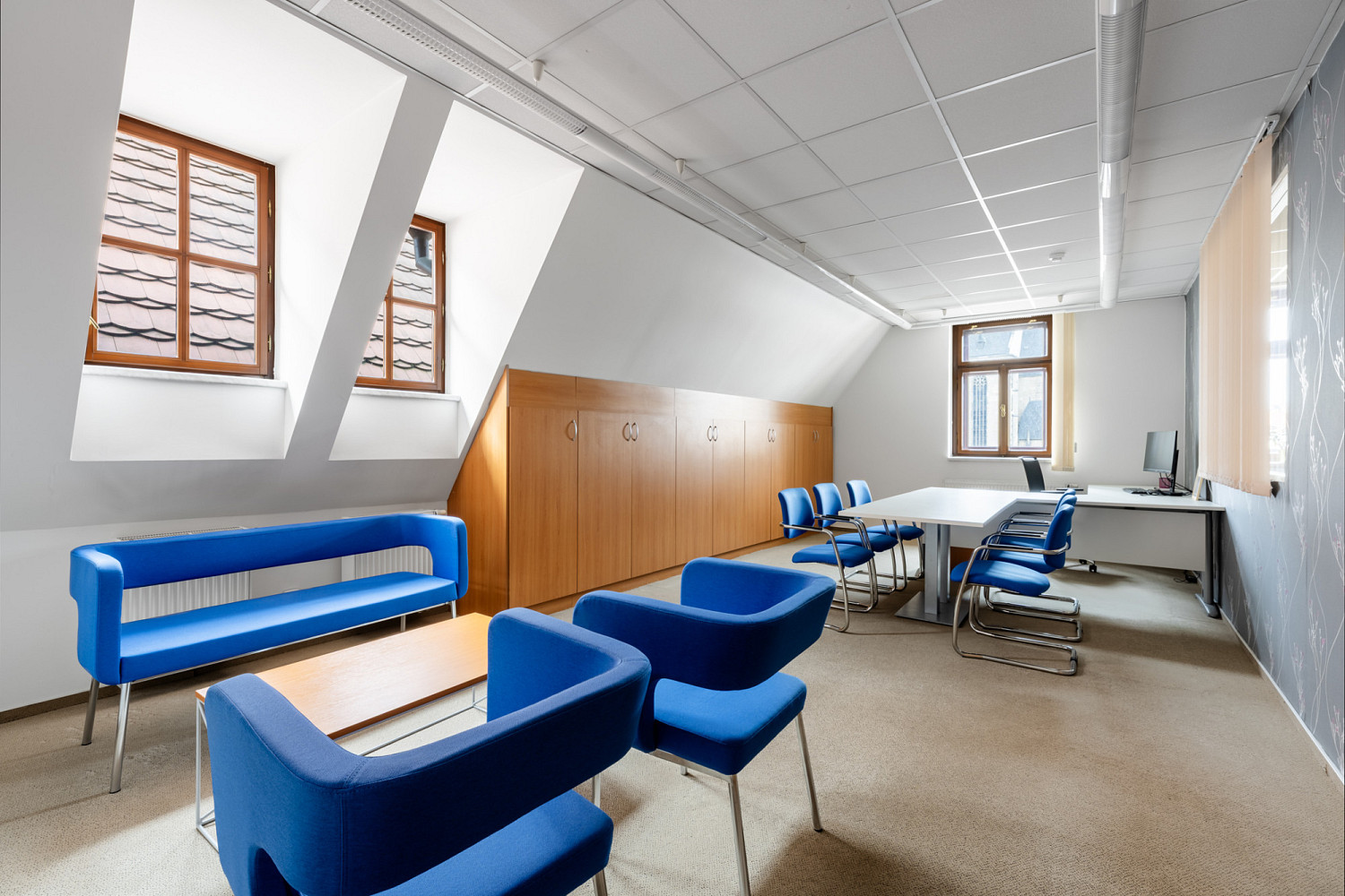 Pronájem kanceláře 93 m² – fotografie 2