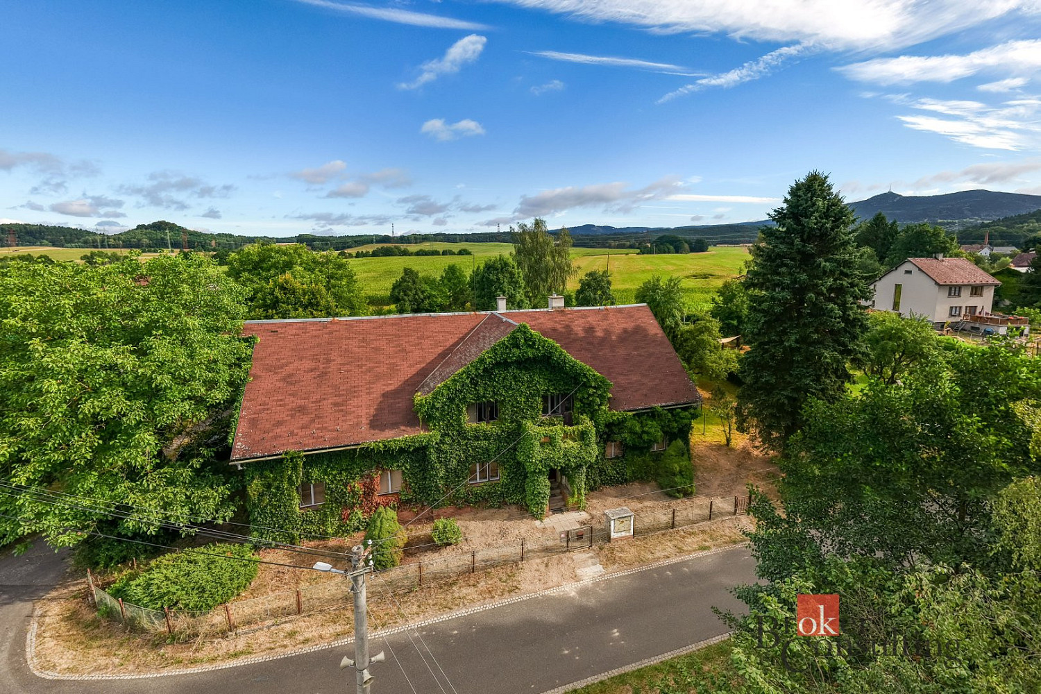 Prodej domu 302 m² s pozemkem 1 335 m²