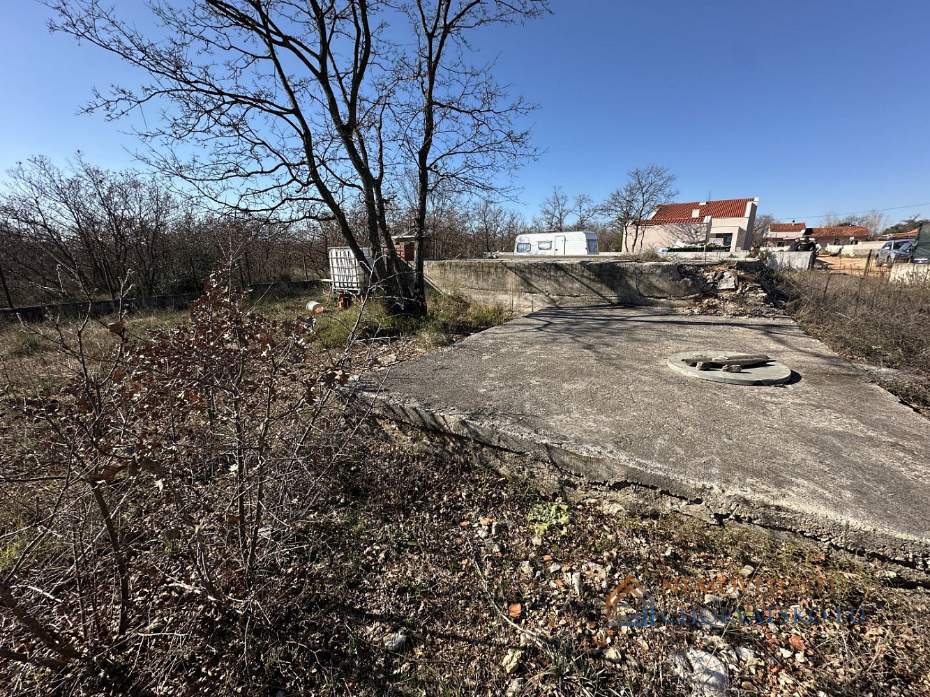 Prodej stavebního pozemku 720 m² – další