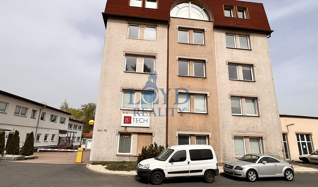 Pronájem kanceláře 30 m², Karlovy Vary – náhled fotky 2