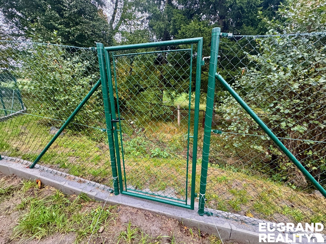 Pronájem zahrady 250 m² – fotografie 4