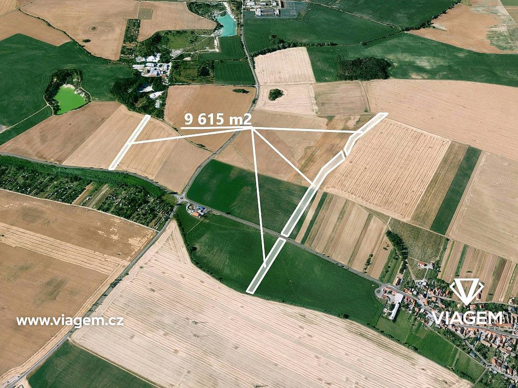 Prodej pole 2 403 m²