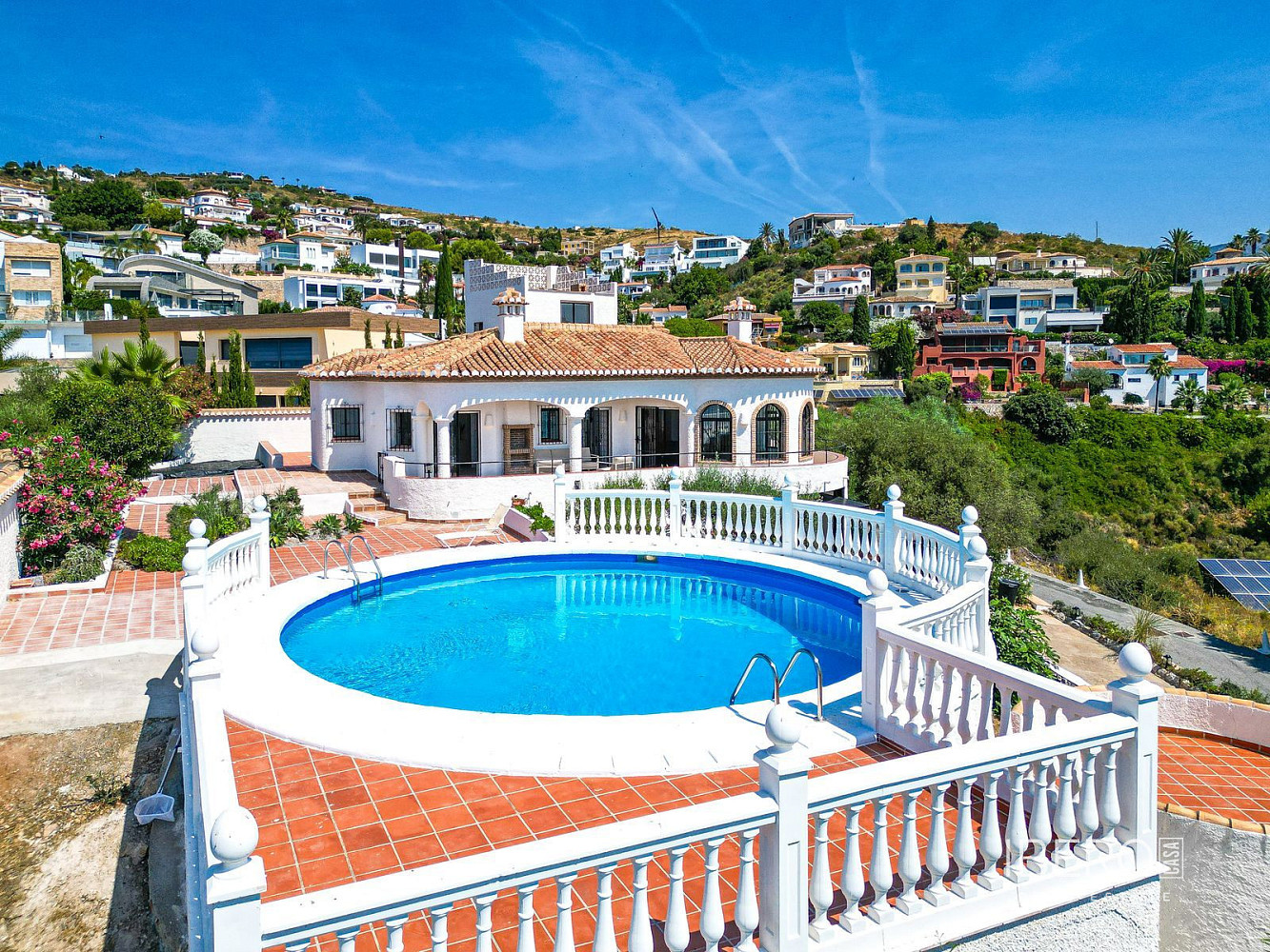 Prodej domu 179 m² s pozemkem 1 210 m²