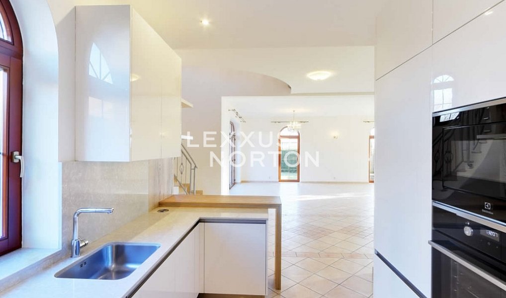Pronájem domu 270 m² s pozemkem 429 m², Praha – náhled fotky 6