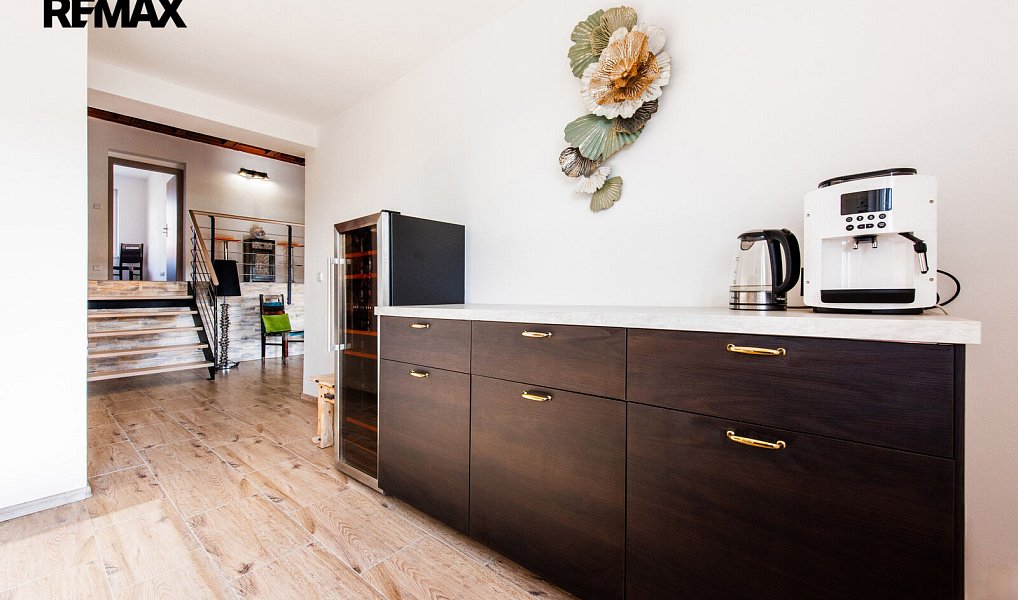 Prodej domu 200 m² s pozemkem 802 m², Šumná – náhled fotky 9