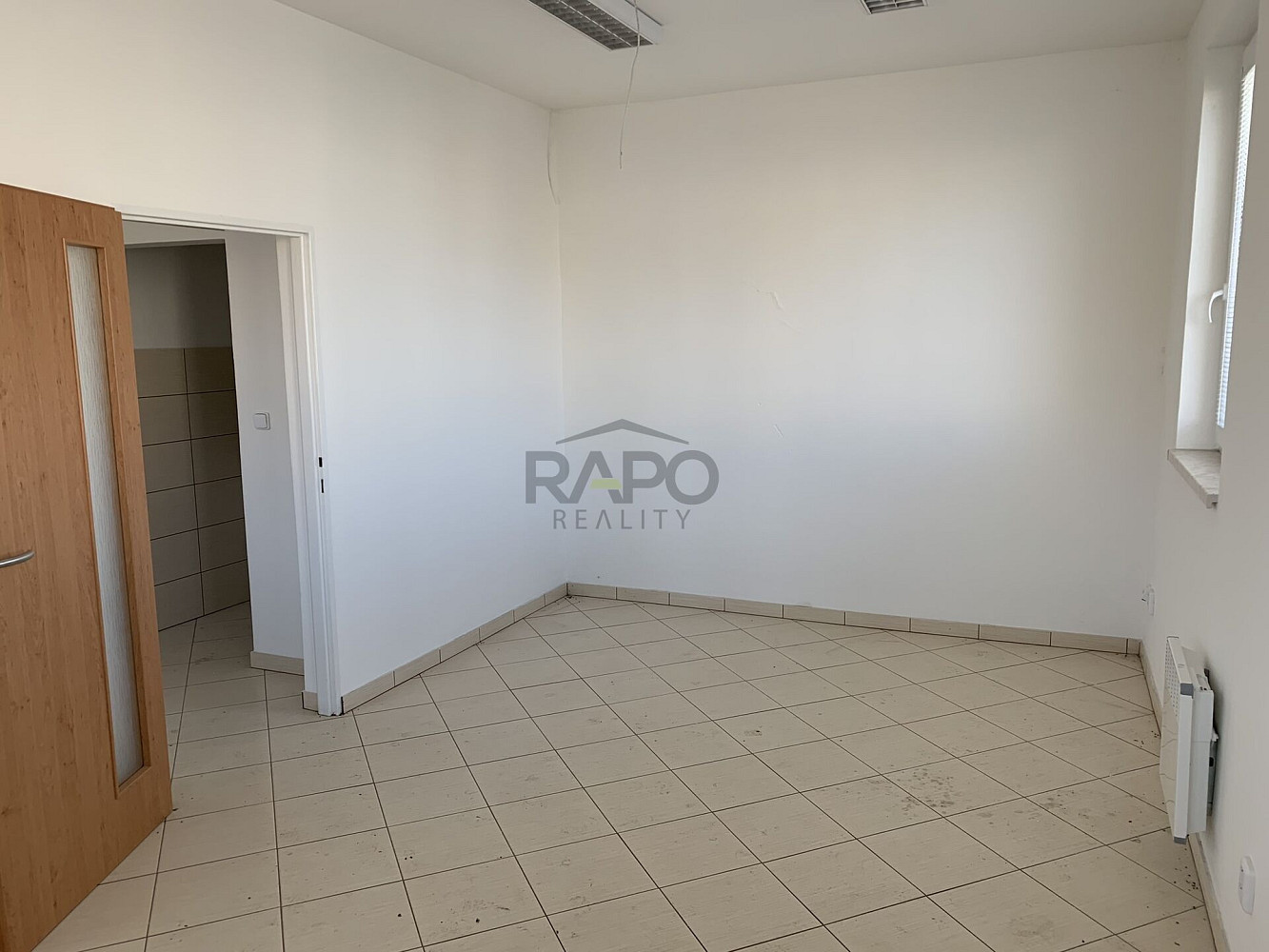 Pronájem obchodních prostor 11 m² — photo 3