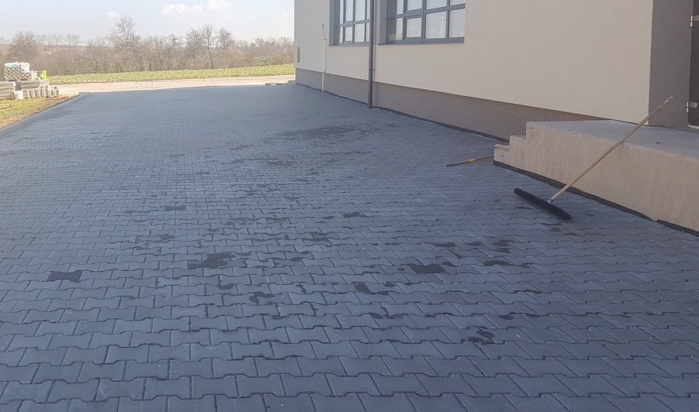 Pronájem obchodních prostor 1 046 m², Lutopecny – náhled fotky 10