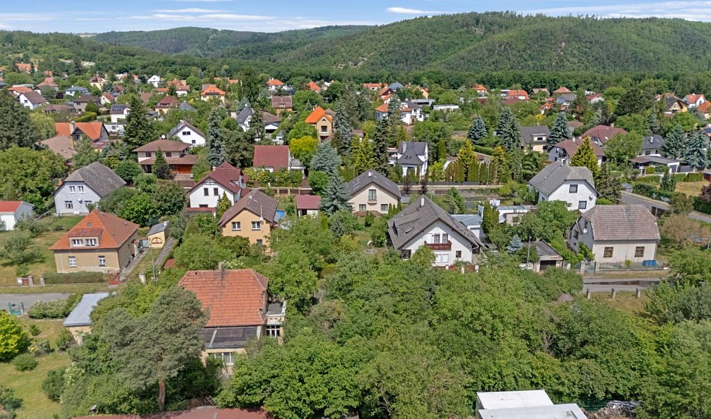 Prodej stavebního pozemku 1 303 m², Černošice – náhled fotky 9
