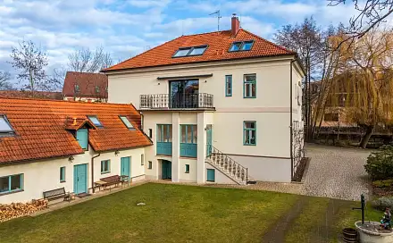 Pronájem domu 237 m² s pozemkem 500 m², U Zámku, Dolní Břežany, okres Praha-západ