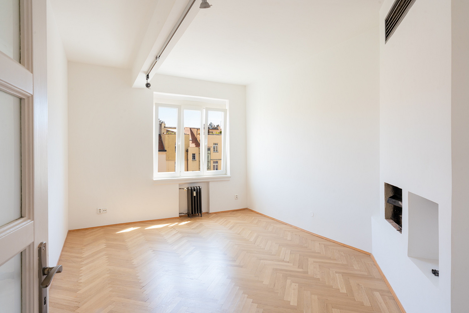 Pronájem bytu 4+kk 111 m² — photo 4