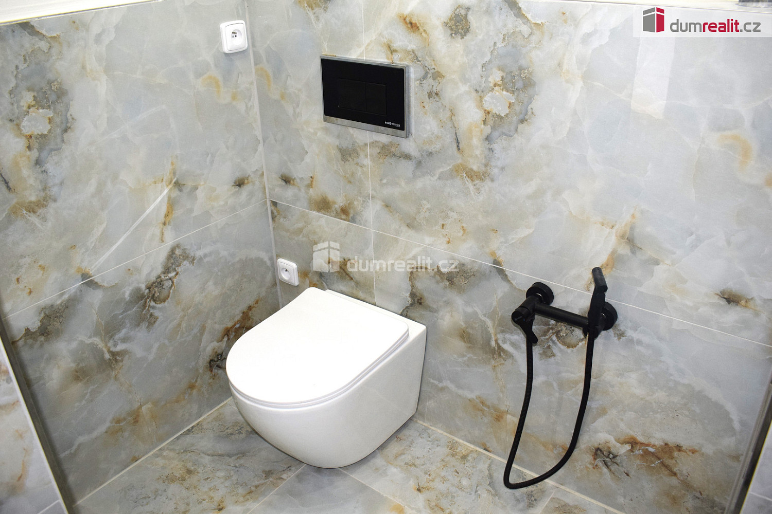 Pronájem komerčního objektu (jiného typu) 139 m² — photo 3