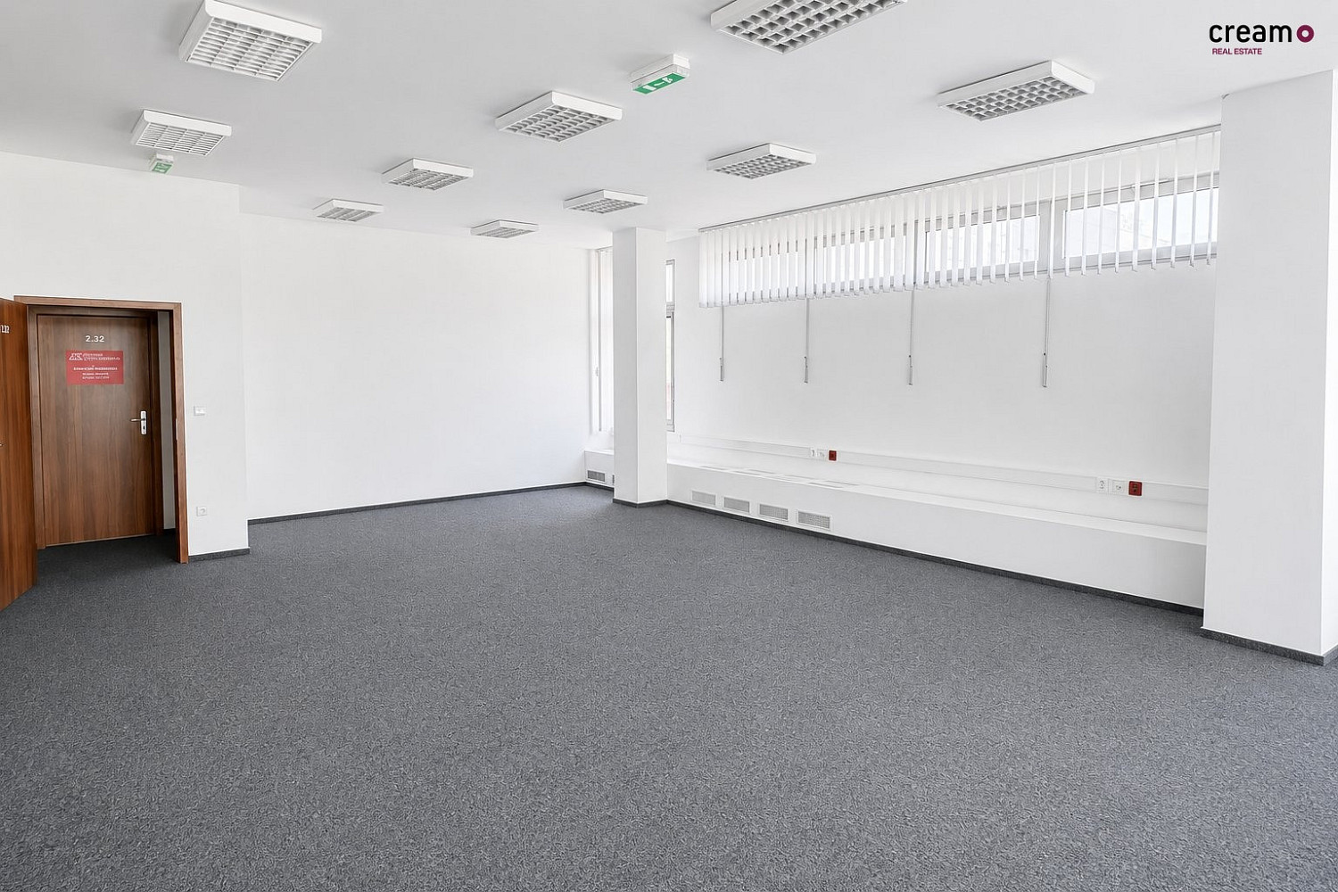 Pronájem kanceláře 56 m² – fotografie 3