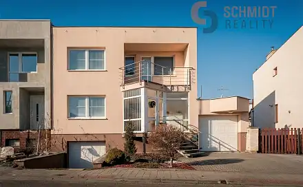 Prodej domu 300 m² s pozemkem 321 m², U Větrolamu, Hustopeče, okres Břeclav