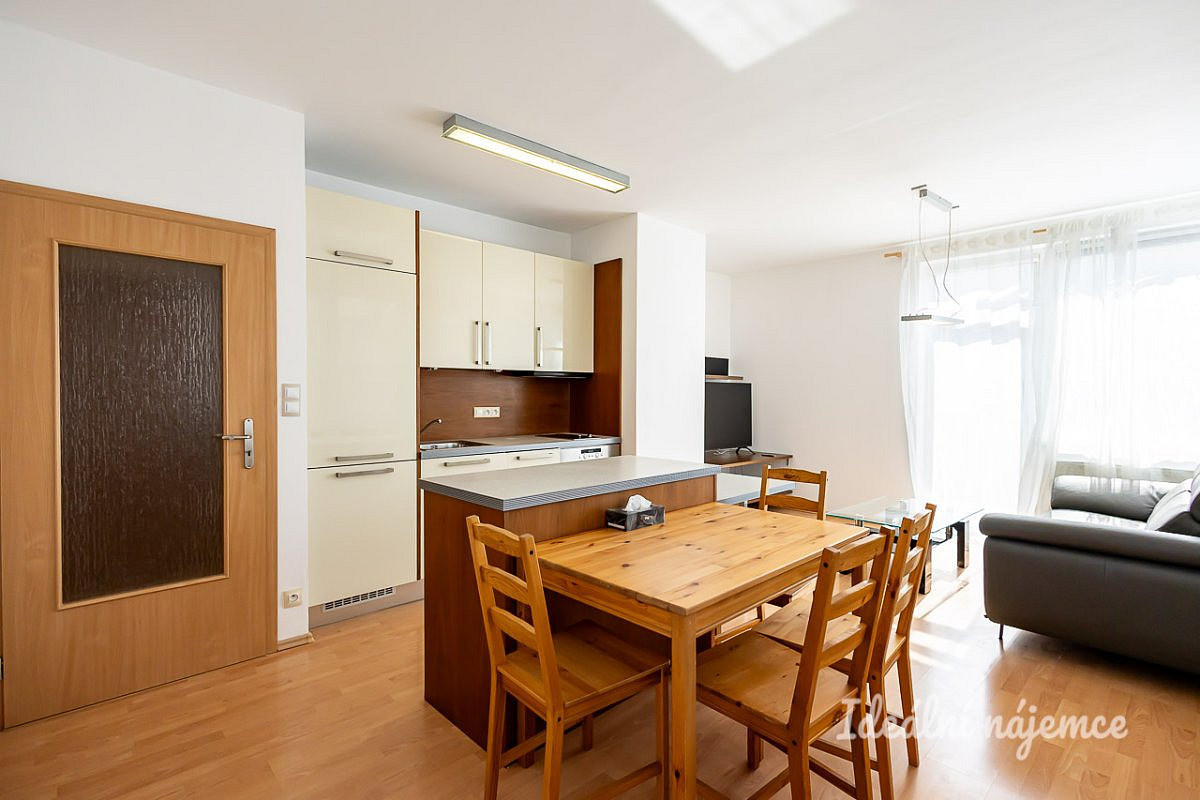 Pronájem bytu 3+kk 64 m²