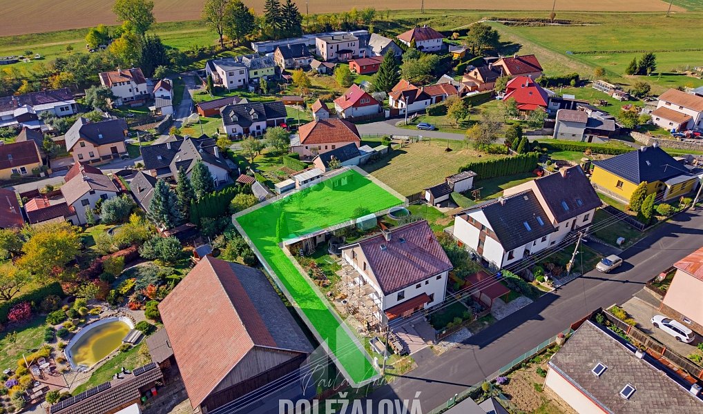 Prodej stavebního pozemku 608 m², Kozlov – náhled fotky 2