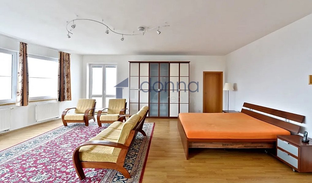 Pronájem domu 839 m² s pozemkem 1 299 m², Praha – náhled fotky 8