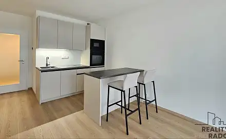 Pronájem bytu 1+kk 33 m², Poděbradská, Praha 9 - Hloubětín