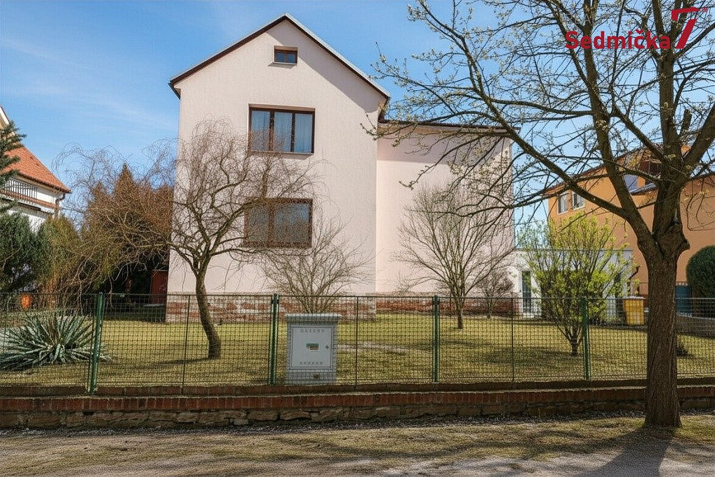 Prodej domu 155 m² s pozemkem 902 m² – fotografie 2