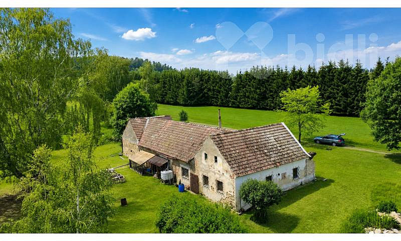 Prodej domu 300 m² s pozemkem 2 123 m²