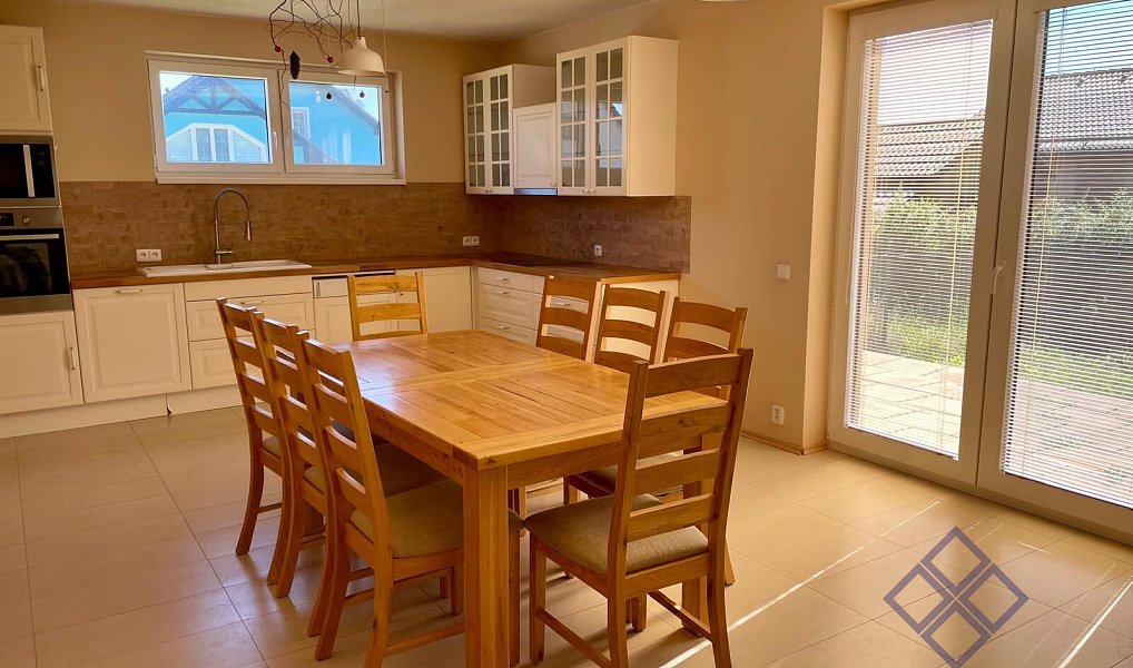 Prodej domu 195 m² s pozemkem 1 177 m², Obora – náhled fotky 17